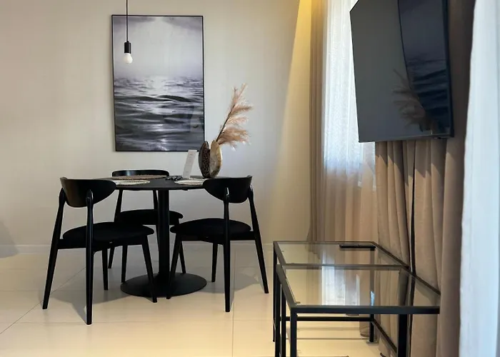 Lägenhet Zurawia 18.11